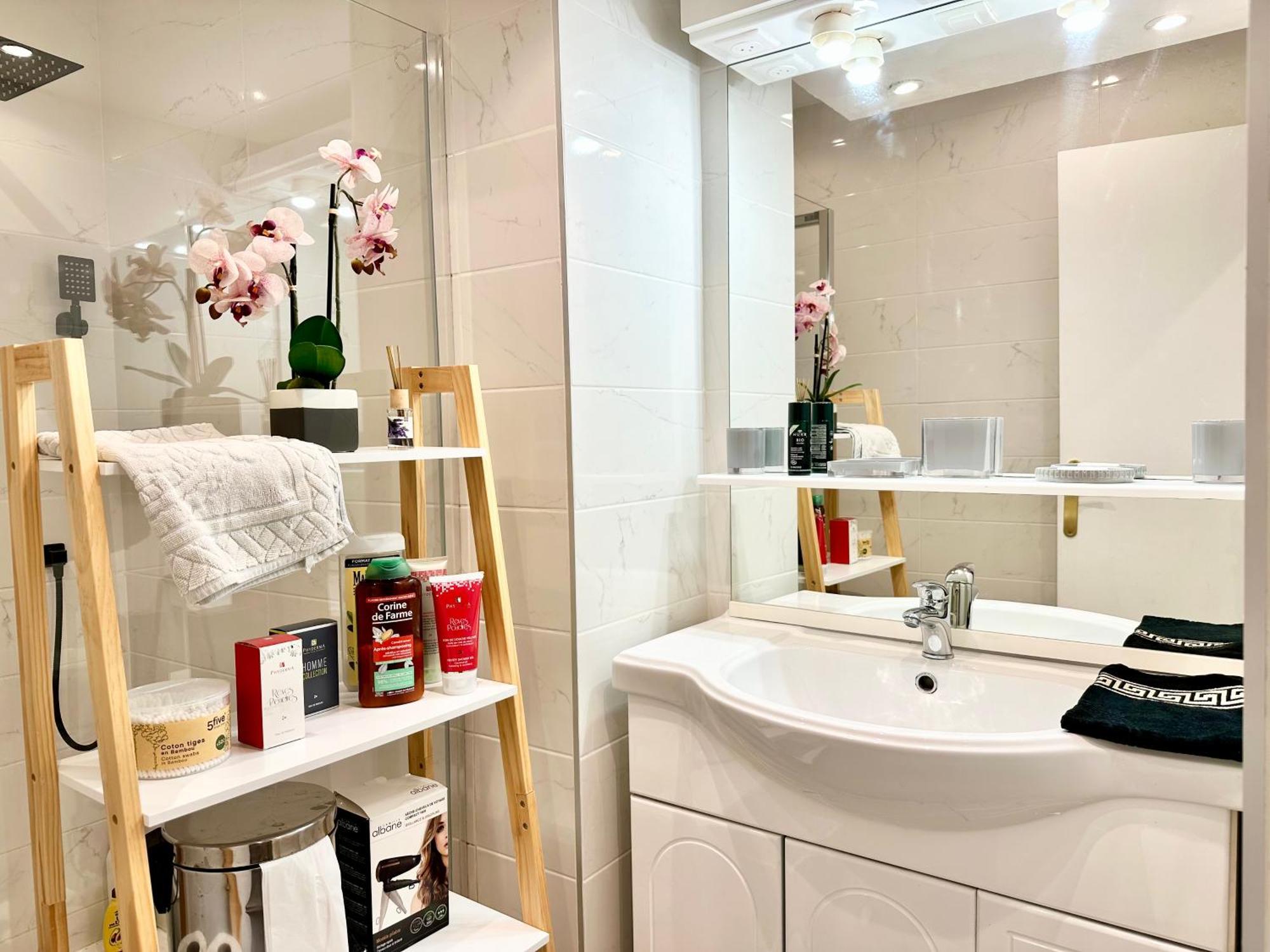 Apartment Le Gallia 2 Bedroom Refait A Neuf Center Of Cannes